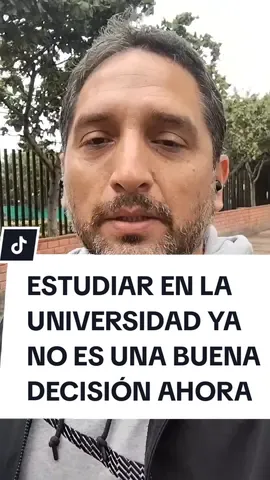 Estudiar en la universidad dejo de ser lo que era antes. Pagar Miles de dólares por educación podría drenarte buena parte de tus años de juventud y no darte el retorno que antes le daba a las personas. Literalmente, ser un 
