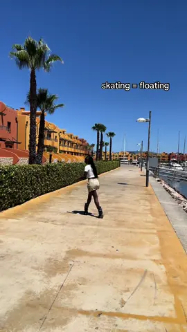 it feels as peaceful as it looks🥰 #rollerskating #fyp #skatetok #skate #foryou #vacation #rollerskates 