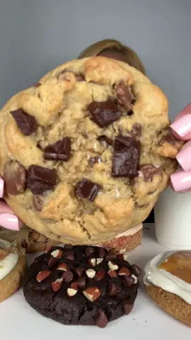 Crumbl cookies and milk 🫶🏽#crumblcookies #crumbl #cookies #mukbang #crunchy #mukbangasmr #eating #asmreating #Foodie #foodtiktok #watchmeeat #food #crunchysounds #asmrfood #letseat #crunchyasmr #eat #asmrsounds #asmrtiktok #eatingshow #hungrytiktok #eatingshowasmr #muckbang #fyp #fypツ #foryourpage #viral 