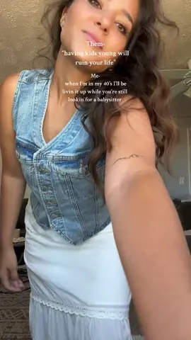 I’ll never understand why having kids at a certain age is anyone elses business but your own 🤪 #momlife 