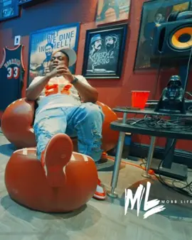 Miami Artist Are Not Held To The Standard That Artsit In #Atlanta #NewYork #Detroit #california #Texas #Memphis We Dont Get The Support That Others Get In Their Own Home  My question is why and how can we change this 🤷🏿🤷🏿