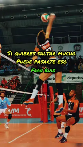 ☠️Saltar mucho a veces tiene sus inconveniente. En esta parte de la entrevista con @Fran Ruiz nos comenta una anécdota que le pasó por ir al 200% en la rueda de ataque en el calentamiento,menos mal que es ágil y pudo salir de esa situación☠️ #volleyballworld #volleyball #voleibol #voleibolespaña #volleyballtime #volleyballlover #volleyballgame #volleyballteam #voleibolista #franruiz #elpequeñogigante #superspike #monsterjump #voleibolcolombia #voleibolvenezuela #voleibolchile #voleibolargentina #voleibolmexico #voleibolbrasileiro #voleibrasil #voleibolcuba #voleybol #volley #volei #voley 