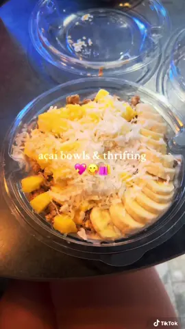 cute afternoon with @JESS🍒🪩 😚 #fyp #microinfluencer #influencer #Summer #dayinmylife #summeraesthetic #summerdiml #acaibowl 