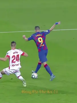 số 9 hay nhất trong vòng hơn 10 năm trở lại đây mang tên Luis Suarez .. #football #Soccer #bongda #suarez 