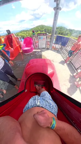 Red trapdoor slide at soaky mountain @Soaky Mountain #soakymountain #Summer 