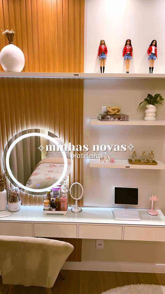 minhas novas prateleiras do quarto😍 @Feni's Moveis  O que vocês acharam dessa mudança?   ✨Site: www.fenismoveis.com.br P U B L I C I D A D E  #myroom #room #quarto #prateleiras #decoração #aesthetic #quartominimalista #foryoupage #fyp 