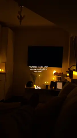 Who else also like me? 😂😁🫶 #netflixandchill #cozy #moviemarathon #relaxingvideos #cozyvibes #pinterestaesthetic #homebodylife #introvert #netflixseries #netflix #eveningmood #annewithane 