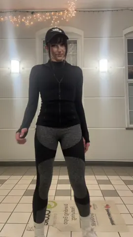 I havnt done this dance in so long 😭 #fyp #dancetrend #kpop #fashion #GymTok
