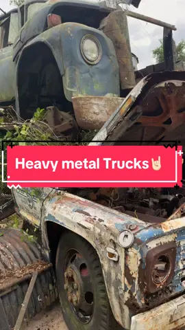 A little heavy duty stuff for ya🤙🏻#fyp #junkyard #scrapyard #carcrushing #overbuiltcrusher #komatsu #linderindustrailmachinery #rusty #classiccars #chevytrucks #asmr #schoolbus @wilum7 