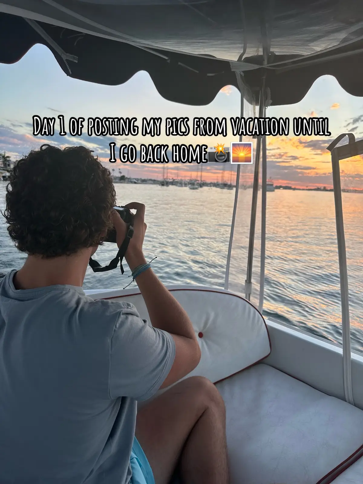 The sunrise wasn’t too good today but Sugar still had fun!! #sunrise #sunrisepic #sunrisephoto #sunrisephotography #photographyeveryday #photoshoot #youngphotographer #dogsoftiktok #goldendoodle #goldendoodlelife 