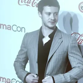 I’m back to my roots!!! I missed editing and posting this man, but I didn’t stop loving him even for a second, I’m so proud of everything he’s conquering, joe deserves the world 🤍! (and joe, lupita & alex >>>>) - cc: sat6rns || #josephquinn #joequinn #josephquinnedit #joequinnedit #aquietplace #edit #sthxllndaep 