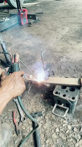 Patah pir jngan d buang di las tahan ja kakanda ai garansi las patah gartis😁🤘🏻#fyp #bengkel #tiktok #promosi #cantermaniaindonesia 