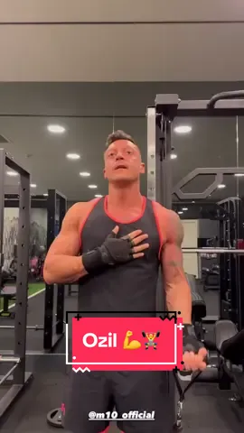 El fisico de Mesut Ozil 😮‍💨🔥 #deportesentiktok #sportstok 