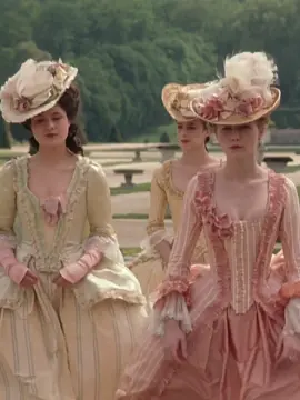 #marieantoinette #coquette #versalles #pasteles #rococo • 🎀
