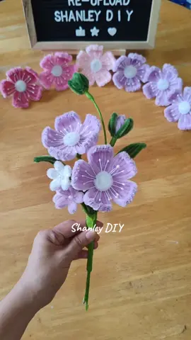 How to make poppy flowers using fuzzy wire #fuzzywireflowers #pipecleanerart #pipecleaners #fuzzywireflowers #fyp #fypシ #fypage #fypviraltiktok🖤シ゚☆♡ #fypシ゚viral 