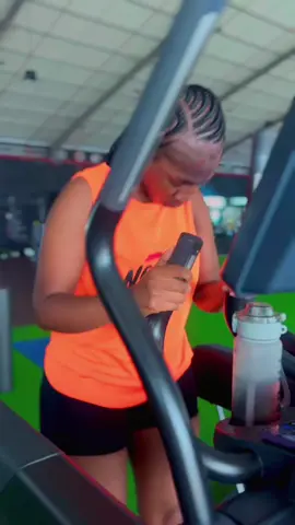 #tuesday #orange #gym #gymfit #gymgirly #cardioworkout 