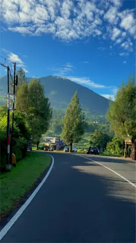 Jalan melewati swissnya Magelang #pemandangan #jalan #alam #gunung #jalanviral 