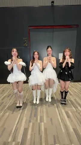 ขอบคุณพี่ @Panly และพี่ @loverrukk ที่มาเต้น #Rosemarychallenge ไปกับพวกเรานะคะ 💐🌈✨ #DIDIxDADA #Rosemary  #Mimiv #Loverrukk #DIDIxDADA_Rosemary #เพลงดังTikTok #NewMusic