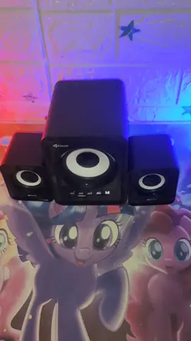 KISONLI Gaming Speaker Laptop/Komputer Bluetooth U-2800 Support BT, USB, TF Card & FM Radio 💎Keunggulan Produk: 1. 2.1 sound channel desktop speaker 2. Subwoofer  3. 5V USB powered 4. Dengan tombol Push Button Switch 5. Sangat mudah untuk mengatur volume dan ganti mode 6. Mendukung  jenis perangkat output jack AUX 3.5 mm , USB ,Bluetooth ,Memory Card ,Radio 😊Silahkan Bertanya Ke Costumer Service Kami Mengenai Produk^^ 📌Deskripsi produk:📌 1 Pcs berat 700 Gram 1 Kg muat 1 Pcs 📋Spesifikasi: - Brand: KISONLI - Model: U-2800BT - Speaker System: 2.1 Speaker - Supply Voltage: DC5V - Power Output: 5W*1+3W*2 - Maximum Power: 3.5W - Impedance: 4 Ω  -SNR: =60 dB - Frequency: 20Hz - 18KHz - Voltage USB: 5V - Suitable for : laptops, desktop computers, mobile phones, tablet & etc - Function :Bluetooth, FM Radio, TF Card, AUX, Remote Control - Product size : 10*11.4*13.5cm(Main), 6.4*6.3*7.8cm(Size*2) - Net weight	: 0.68 kg 📦Kelengkapan: 1* Speaker Bluetooth U-2800BT 1* Remote  #speakerbluetooth  #kisonliu2800bt 