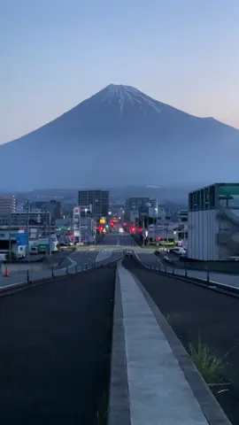 Masyaallah..Sungguh Indah Nya GUNUNG FUJI dipagi Hari😱 #fuji #kenshuseijapan🇮🇩🇯🇵🎌 #kenshuuseijapan🇮🇩🇯🇵 #jishusei🇯🇵🇲🇨 #tokuteiginou #fypシ゚viral 