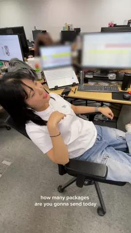 Don’t worry, we all slayed our tasks! 💅🏻 #skin1004 #centella #kbeauty #koreanskincare #skintok #glowyskin #glassskin #skincaretips #fyp #officelife #officetok #corporatelife #corporatetiktok #genz 