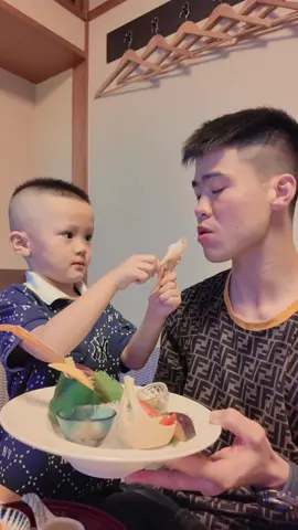 Ngày đầu bố và Ú ở Osaka Nhật Bản 