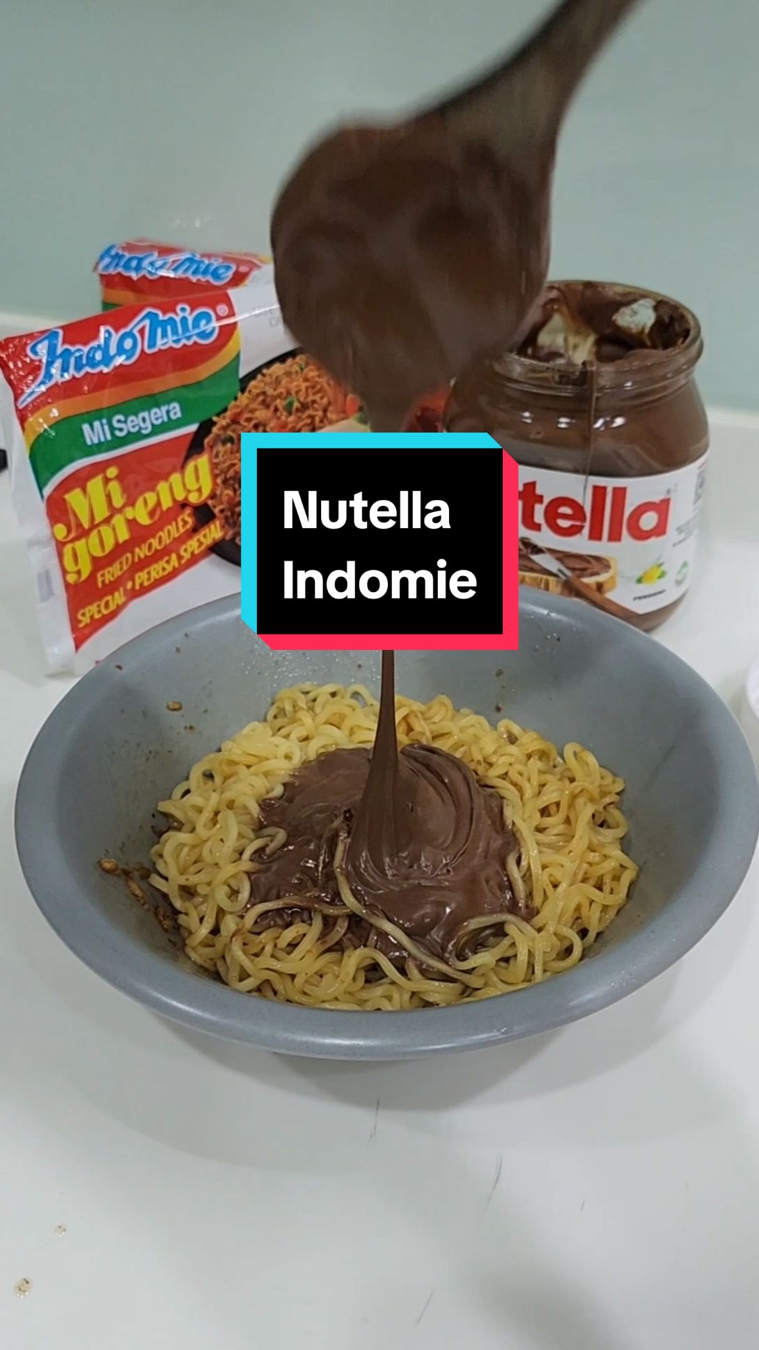 Nutella + Indomie = Nudomie / Indotella? 🌰🍫 #sgfoodie #nutella #indomie #comfortfood 
