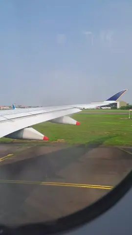 Takeoff with Singapore Airlines A350-900 SQ959 CGK - SIN #aviation #avgeek #avgeeks #plane #sky #blue #airport #airbus  #takeoff #jakarta #singapore  #singaporeairlines  #airplane #planetok #dontletthisflop #viral #fyp #fypシ @Singapore Airlines 