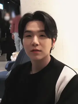 His smile😚🤏🏻 #yoongi 