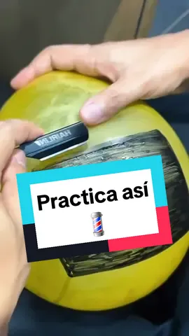 Practica el uso de la navaja así #aprendebarberia #cursobarberia #BarbaPerfecta #navaj #navajasbarbershop #navajas #globos 