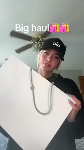 Haul!!! #haul #foryou #slay #shopping #dietcoke #goviral @apple @BUBBL’R @@abercrombie @Aritzia @pacsun @target 