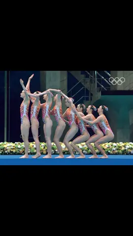 Pare tudo pra ver essa apresentação de prata da China no nado artístico em #Tokyo2020! É um verdadeiro espetáculo! 🤩🇨🇳 #JogosOlimpicos #Olympics #artisticswimming 
