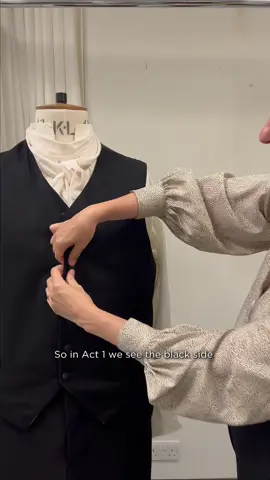 Diamonds are a singer's best friend 💎 Here's an up-close up look at Don Alfonso's reversible waistcoat from Così fan tutte with Costume Production Manager Caroline McCall, meticulously crafted with individually cut diamonds and a dash of theatrical magic. There's just one performance of Mozart's mischievious masterpiece left! 🎟️ Book through the link in our bio #opera #music #livemusic #fashion #design #costume