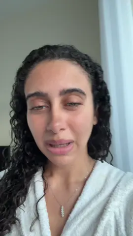 لو مش بيرد عليكي بالأيام و تكلميه كلامه بارد لما برد و حجته انه مشغول او تعبان، هو مش مشغول هو مش مهتم. شكرا.