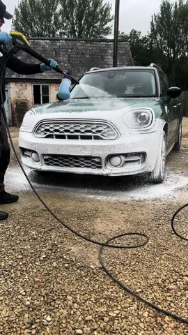 Snowfoam satisfaction, does it really work? Watch for the results! 🫧  #detailing#deepclean#satisfying#snowfoam#satisfaction#cleaning#cars#satisfyingvideo#asmr @StjarnaGlossltd  