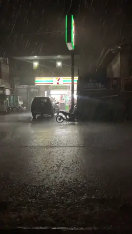 #fyp #foryoupage #raining #711 