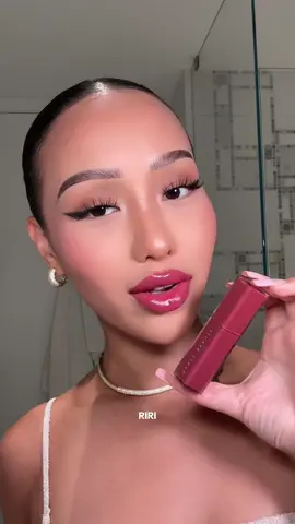 Trying every shade of the new @Fenty Beauty gloss bomb stix 😮‍💨❤️‍🔥 #makeup #lipgloss 