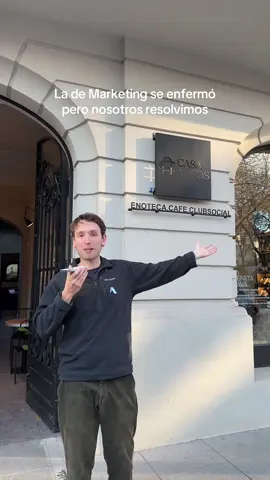 Me grabó el barista 😁 #comedia #humor #humortiktok #cafeteria #comercio #cafe #coffee #argentina #restaurante #enoteca 