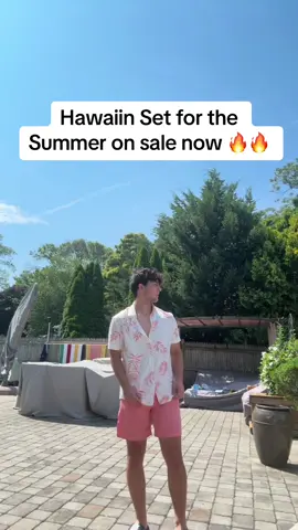 Fellas, you need this hawaiin set ASAP #hawaiinshirt #summerclothes #summervibes #mensclothing #mensbeachwear #dealsforyoudays #tropicalshirt 