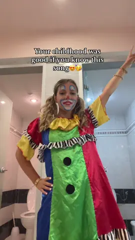 All inclusive🥳 #minidisco #rhodes #travel #greece #animation #summervibes #animateurin #veoveo #miniclub #alltours #clown #veoveogirl #socobatevira #allinclusive 