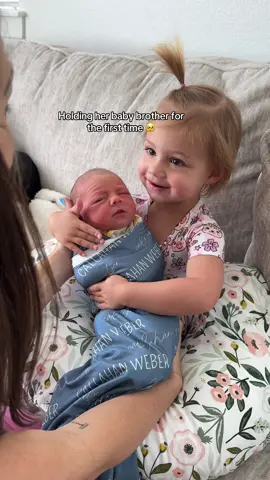 My heart is exploding editing this video. I love them both so much 😭 #toddler #newborn #family @Chloe Gottschalk Bounds 