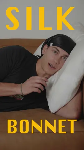 All the reasons you should start sleeping with a silk bonnet! 