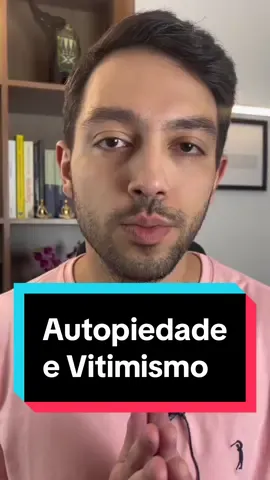 Se gostou do vídeo, curta, comente e compartilhe. Não esqueça de me seguir também, para ficar bem informado sobre saúde mental, desenvolvimento pessoal e inteligência emocional. Autopiedade: Uma Armadilha Emocional. A autopiedade é um sentimento exagerado de pena pela própria vida, posição ou circunstância. Embora todos experimentemos isso em algum momento, quando se torna um hábito, pode sabotar nosso progresso e criar ciclos autodestrutivos. Quem se faz de vítima geralmente tem baixa autoestima e não confia em seu potencial. Essa atitude busca manipular os outros usando o sentimento de pena. Reconheça seu valor e capacidade para superar obstáculos sem depender da compaixão alheia. Desafie-se a abandonar o papel de vítima. Cultive a autoconfiança, responsabilize-se por suas escolhas e busque soluções. Você é capaz de mais do que imagina. #saudemental #saúdemental #psicologia #psiquiatra #psiquiatria #depressao #depressão #autoconhecimento #inteligenciaemocional #inteligênciaemocional #comportamento #autoestima #desenvolvimentopessoal #estresse #ansiedade #emocoes #emoção #psicoterapia #terapia #pazmental #qualidadedevida #relacionamentos #relacionamento #bemestar #saudeebemestar #mentepositiva #positividade #felicidade #resiliencia #sentimentos