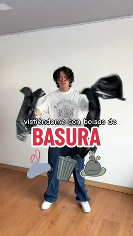 Vistiendome con una BOLSA DE BASURA 🗑️♻️ #reto #challenge #hate #creative #basura #upcycling #fashiontiktok 