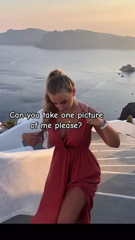 250 pictures later… ❌ best photospot in Santorini- i have always been alone there while taking pictures❌#satorini #travel #viral #fyp#photos #Summer#greece #pictures #inspo#fail