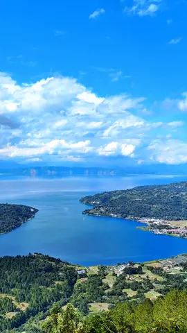 Kejarlah apa yang menjadi inginmu.. Lepaskan bila kau tak mengharapkannya.. #fromtheotherside #fyp #wisatasumut #sipinsur #danautoba 