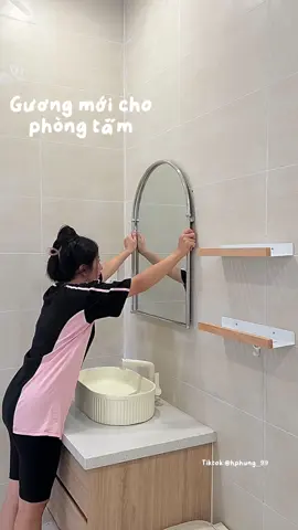 Thay cái gương xong là cứ ngắm hoài 😆 #decorphong #homedecor #phungreview #xuhuong 