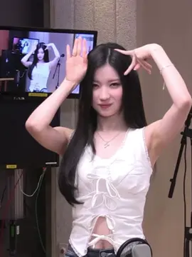 ASA | การโพสท่าถ่ายรูปวันนี้ที่รายการ MBC Radio 🐰 #FOREVER #ENAMIASA #ASA  #아사 #BABYMONSTER #베이비몬스터 #BABTMONS7ER @babymonster_yg 