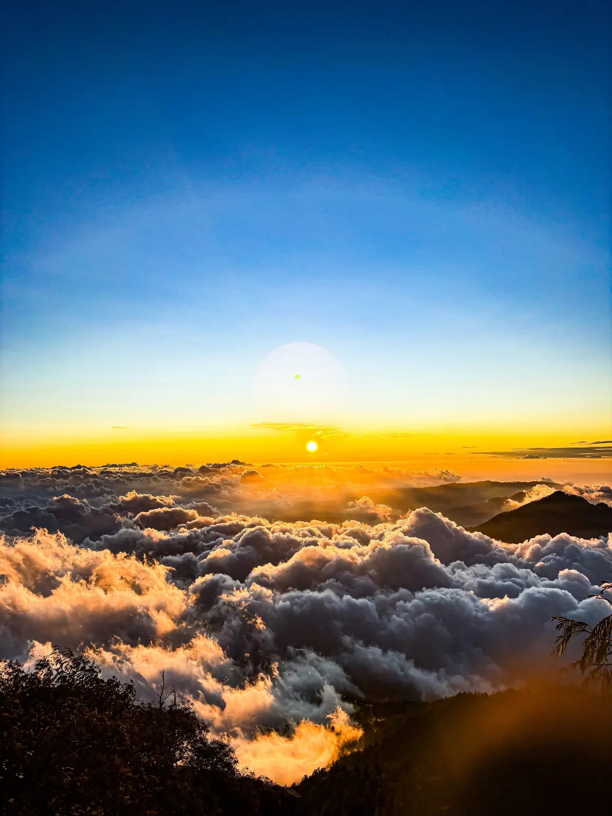 MT. Agung views from my handphone camera #views #sunset #gunungagung #mtagungbali 
