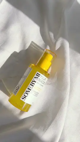 Instant glowing effect with Yuja Niacin serum💛✨ #SomeByMi #Korean Skincare #Kbeauty #Serum 